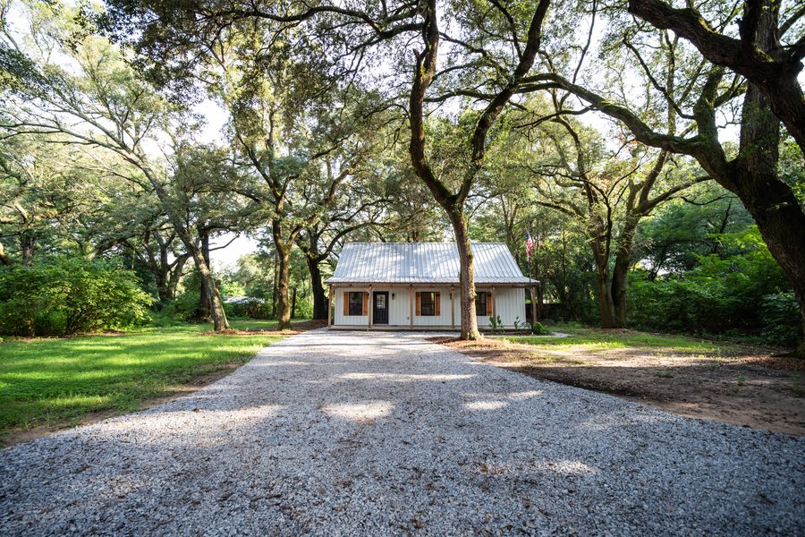 Renovated cabin, driveway approach